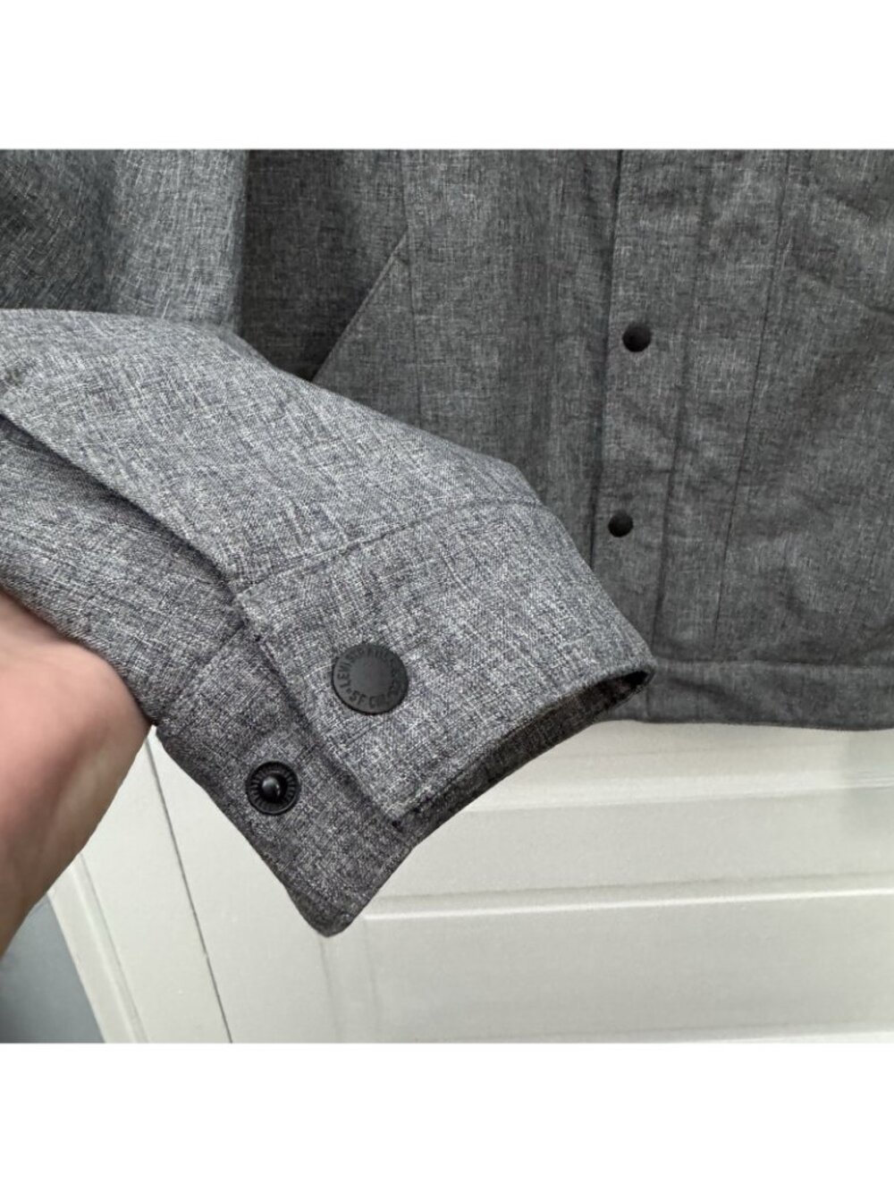 Levi’s Gray Hooded Trucker Jacket L Snap Front Fleece Lined Hidden Hood FLAW - Picture 4 of 14